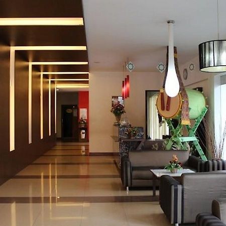 Aziza Hotel Pekanbaru Buitenkant foto