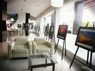 Aziza Hotel Pekanbaru Buitenkant foto